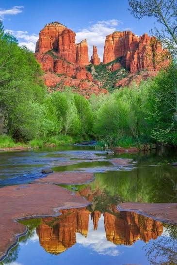 Cathedral Rock reflected in Oak Creek, Sedona